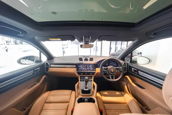 2023 Porsche Cayenne — photo 3