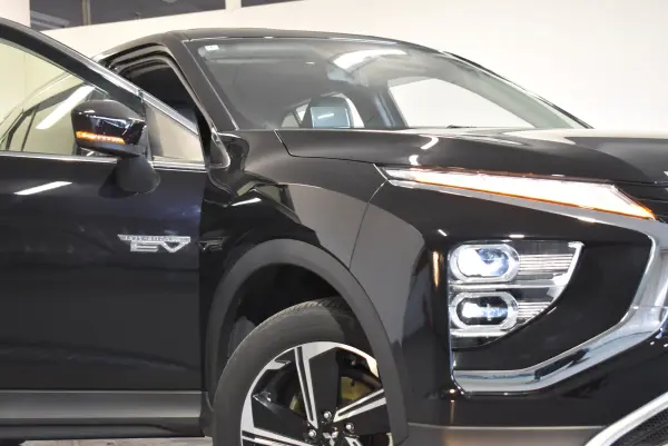 Mitsubishi Eclipse Cross PHEV 2.4 G 4WD M-Navi TV B-Camera ETC AC100V Power Supply (1500W) (Black) — photo 9