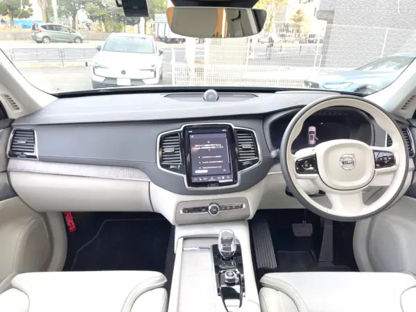 2023 Volvo Xc90 — photo 2
