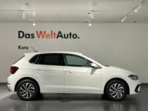 2023 Volkswagen Polo — photo 2