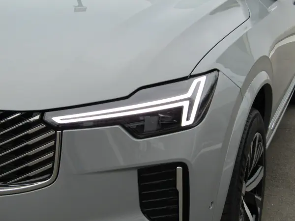 Volvo XC90 Ultra B5 AWD 4WD Charcoal Interior Google Navigation SR Air Suspension (Vapor Gray Metallic) — photo 8