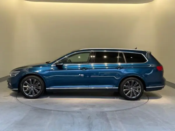 2021 Volkswagen Passat — photo 3