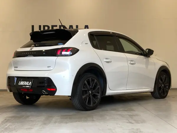 2021 Peugeot 208 — photo 3