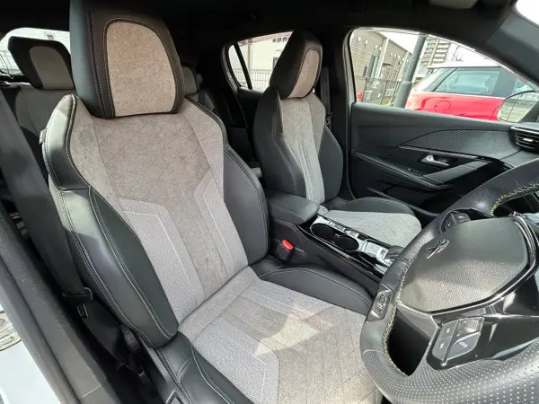 Peugeot 208GT with Factory Navigation, Full-Seg TV, Backup Camera, ETC, Front/Rear Dashcam, Half Leather Seats, Seat Heaters, Wireless Charging, LED Headlamps, Intelligent Safety, Traffic Sign Information (Pearl White) — photo 7