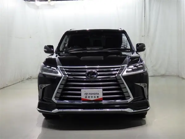 2019 Lexus Lx — photo 2