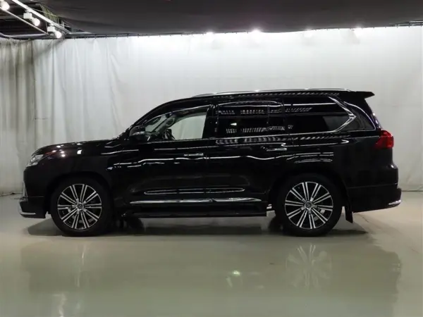 2019 Lexus Lx — photo 3