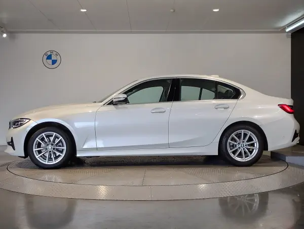 2019 Bmw 3 Series — photo 3