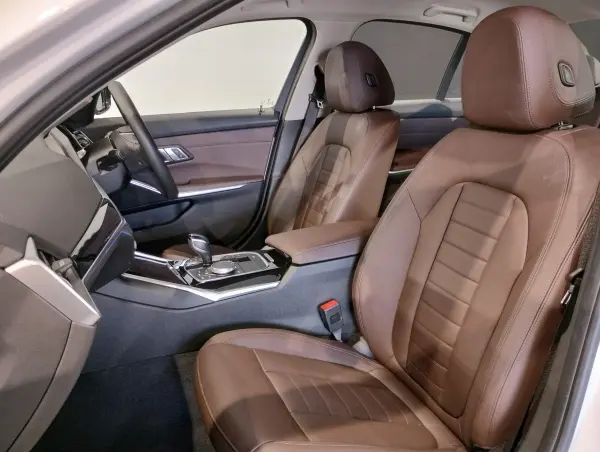 BMW 3 Series 320i Pure Elegance — photo 9