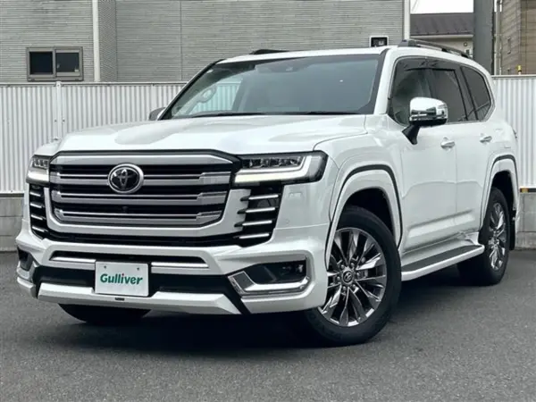 2023 Toyota Landrcuiser 300 — photo 2