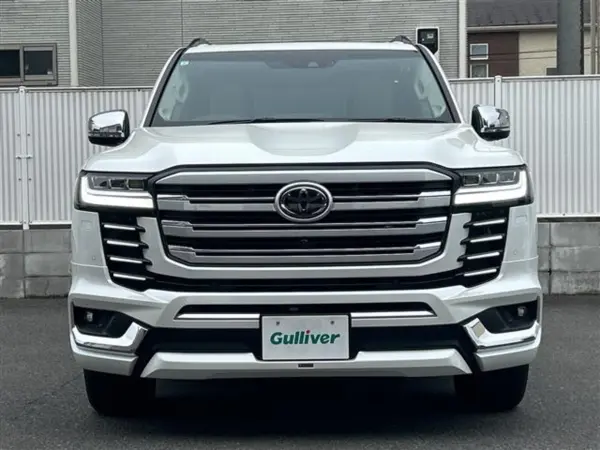 2023 Toyota Landrcuiser 300 — photo 3