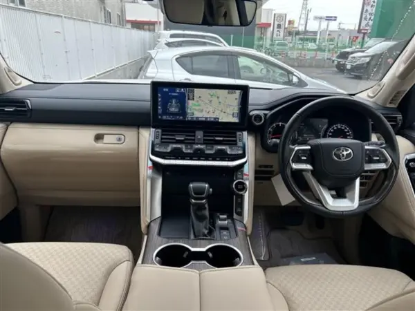 Toyota Land Cruiser 300 3.5 ZX 4WD One Owner Modellista Aero Rear Seat Entertainment System JBL Premium Sound Cold Weather Package Roof Rails Panoramic View Monitor Color Head-Up Display (Precious White Pearl) — photo 7