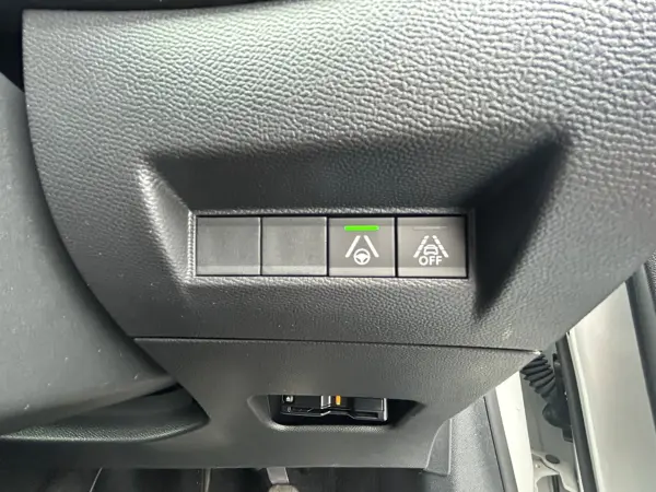 2020 Peugeot 208 — photo 8 | Tuminion Kenya