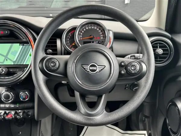 2018 Mini Cooper — photo 9 | Tuminion Kenya