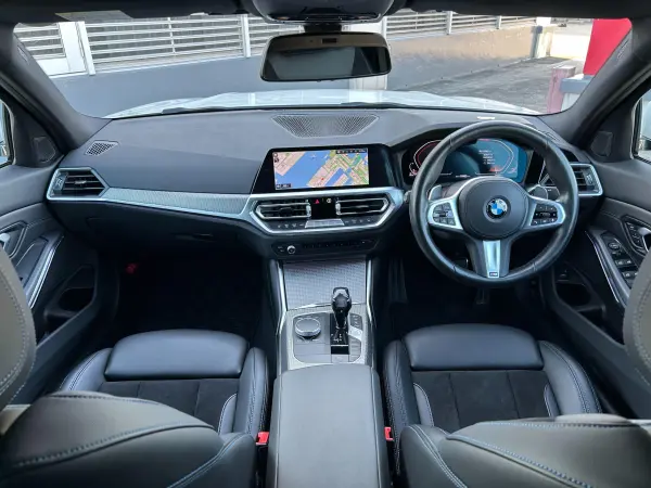 2022 Bmw 3 Series — photo 2