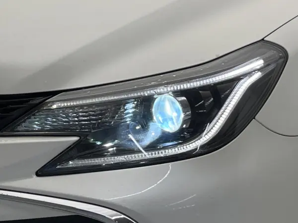 Toyota Mark X 2.5 250G — photo 8