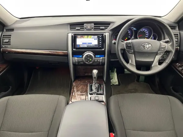2019 Toyota Mark  X — photo 2