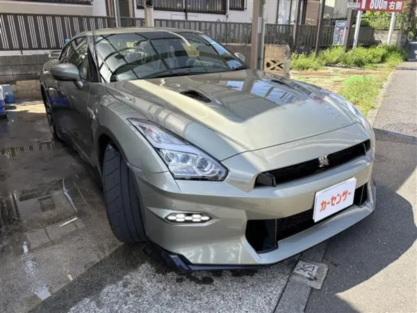 2025 Nissan Gt-r — photo 3