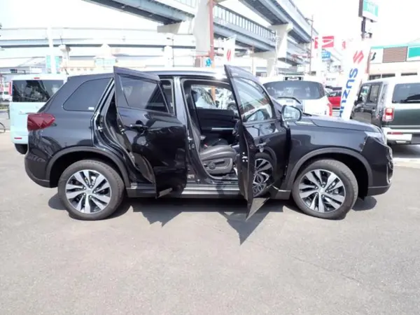 2023 Suzuki Escudo — photo 2