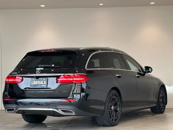 Mercedes-Benz E-Class Wagon E200 Sport (BSG Model) Burmester Sound CarPlay Head-Up Display Blind Spot Monitor 360-Degree Backup Camera Adaptive Cruise Control Genuine Navigation Full-Seg TV Panoramic Sliding Roof (Obsidian Black) — photo 9