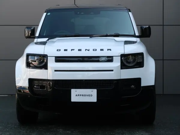 Land Rover Defender 110 X Dynamic SE P300 Certified Used Car MERIDIAN Sound Surround Camera Collision Mitigation Brake Adaptive Cruise Black Exterior Pack Air Suspension Option 20-inch Aluminum Apple Car Play (Fuji White (Solid)) — photo 9