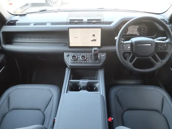 2025 Landrover Defender — photo 2