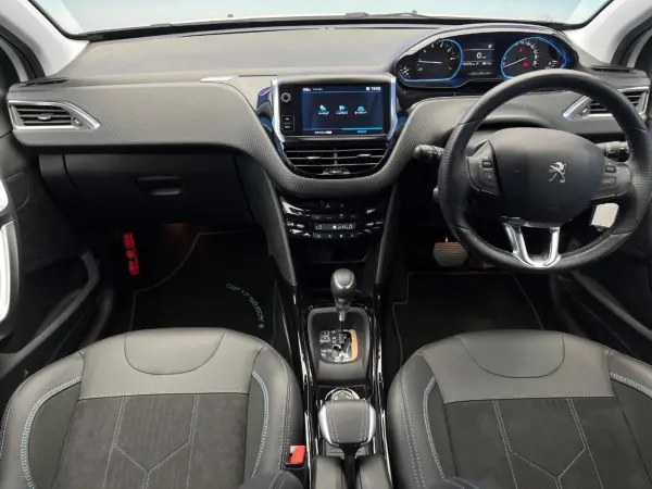2019 Peugeot 2008 — photo 2