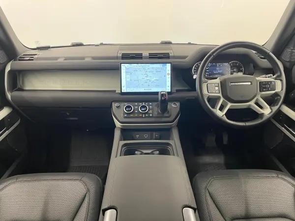 2022 Landrover Defender — photo 2