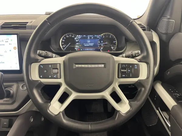 2022 Landrover Defender — photo 3