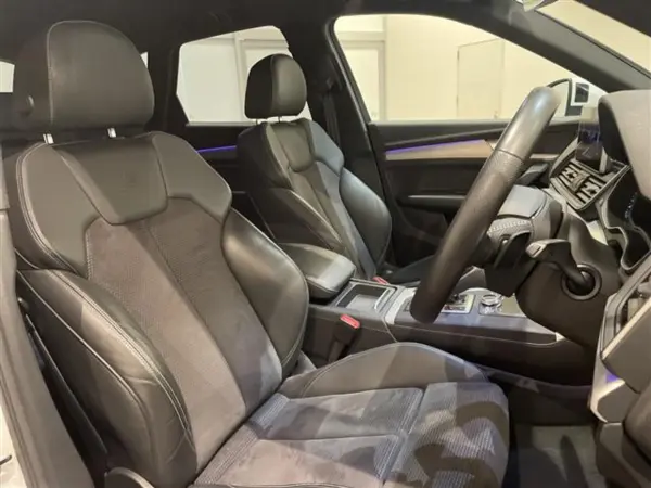 Audi Q5 40 TDI Quattro Sport S line Package Diesel Turbo 4WD S line Package S line Bumper Alcantara/Leather S line Logo Multi-Color Ambient Lighting Decorative Panel Matt Brushed Aluminum Assistance Package MMI Navigation (Glacier White Metallic) — photo 7