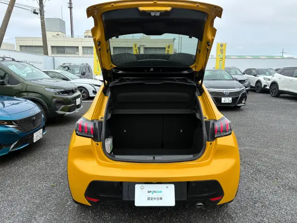 Peugeot 208 GT — photo 9