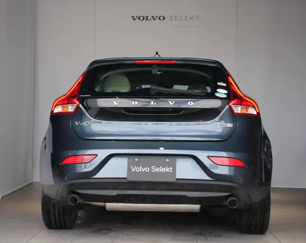 Volvo V40 T3 Classic Edition (Denim Blue Metallic) — photo 9
