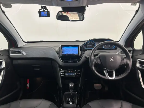 2019 Peugeot 2008 — photo 2