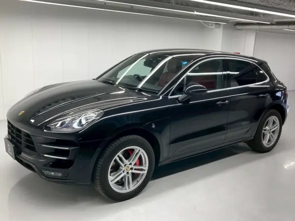 Porsche Macan Turbo PDK 4WD