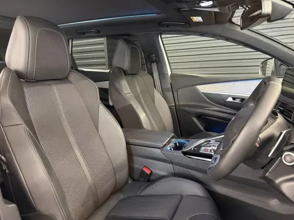 2022 Peugeot 5008 — photo 3 | Tuminion Kenya