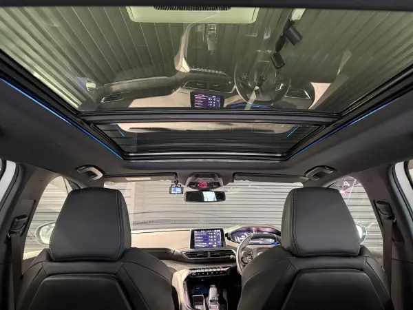 2022 Peugeot 5008 — photo 8 | Tuminion Kenya