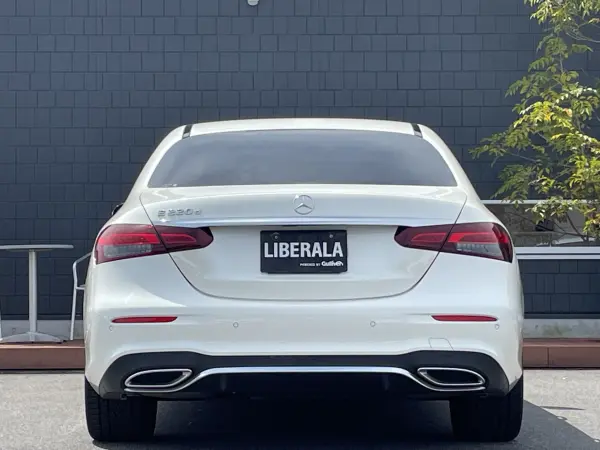 Mercedes-Benz E-Class E220d Sport (ISG equipped model) Diesel Turbo MP202301 Exclusive Package Burmester Surround Air Balance Package Head-Up Display Nappa Leather Seat 360° Camera AMG Line Wireless Charging Foot Trunk (Diamond White) — photo 9
