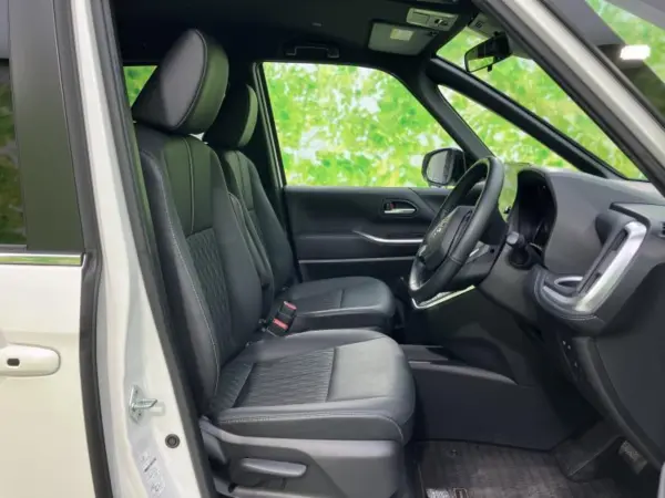 Toyota Noah 1.8 Hybrid S-Z E-Four 4WD — photo 7