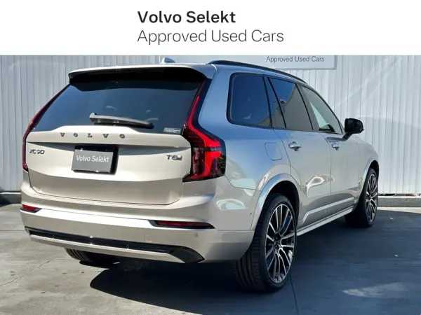2025 Volvo Xc90 — photo 2