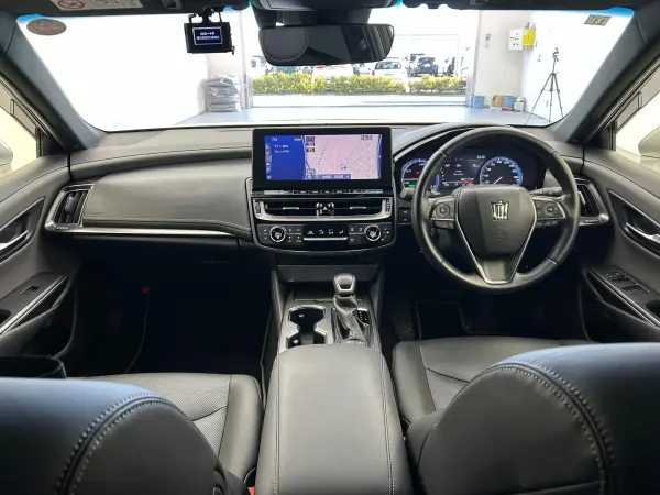 2021 Toyota Crown — photo 2 | Tuminion Kenya