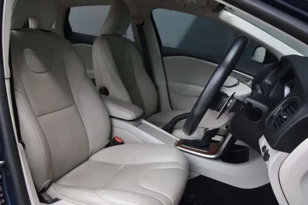 Volvo V40 D4 Inscription Diesel Turbo — photo 7