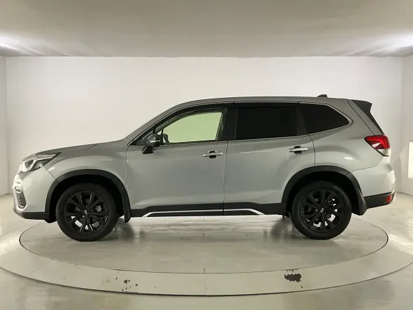 2021 Subaru Forester — photo 3 | Tuminion Kenya