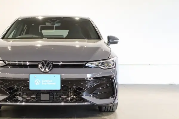 2025 Volkswagen Golf — photo 2