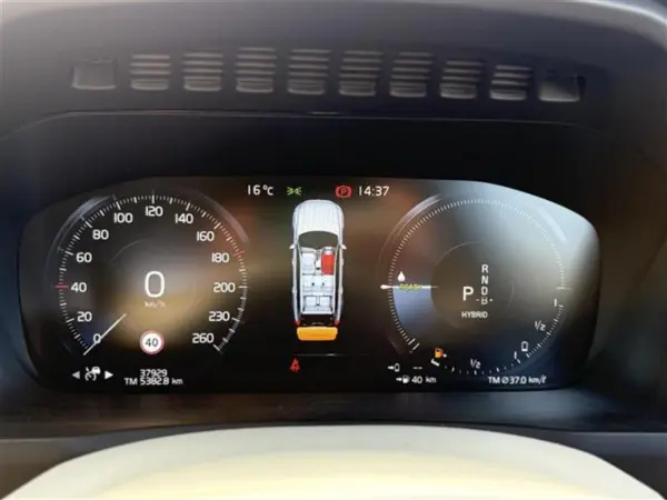 Volvo XC90 Recharge Plug-in Hybrid T8 AWD Inscription 4WD — photo 9