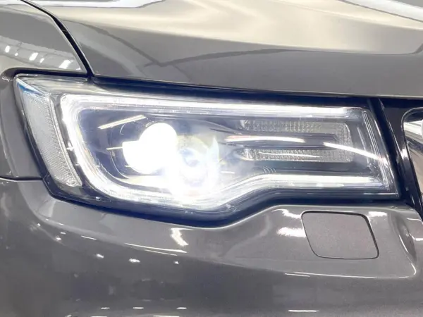 Jeep Grand Cherokee Limited (Without Air Suspension) 4WD Black Leather Seats Ventilated Seats Seat Heater Steering Heater Adaptive Cruise Control Uconnect Genuine Navigation Backup/Front/Side Camera Side Steps Power Tailgate Paddle Shift (Granite Crystal Metallic Clear Coat) — photo 8