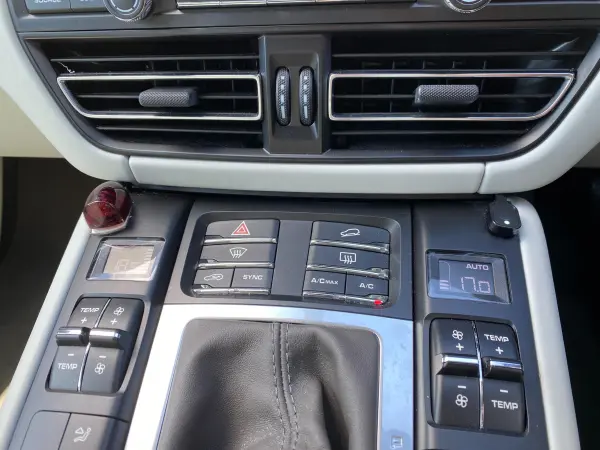 2019 Porsche Macan — photo 3