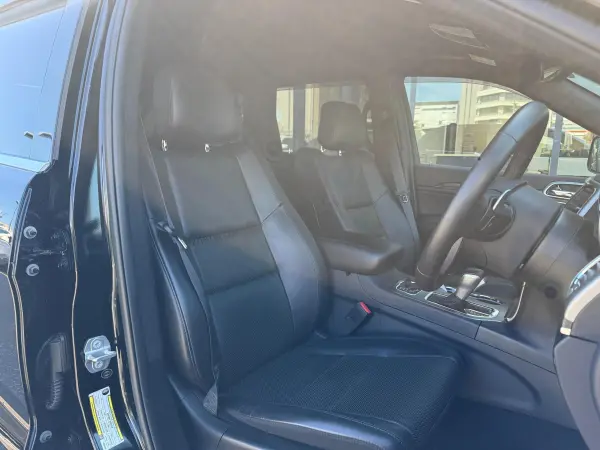 Jeep Grand Cherokee Limited 4WD Air Suspension/Black Leather/Certified Used Car Warranty/ETC (Diamond Black Crystal Pearl C) — photo 9