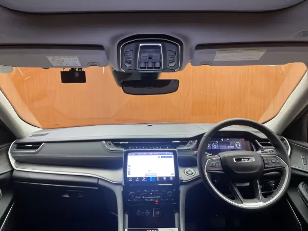 2023 Jeep Grand Cherokee — photo 2