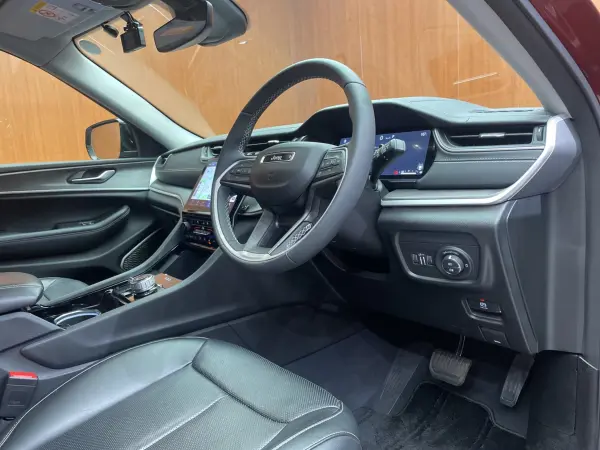 2023 Jeep Grand Cherokee — photo 3