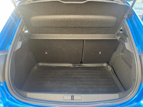Peugeot 208 GT Line — photo 9
