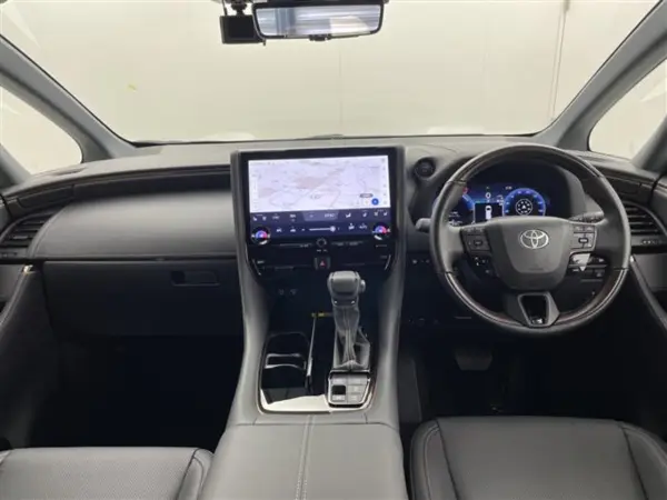 2024 Toyota Alphard — photo 3